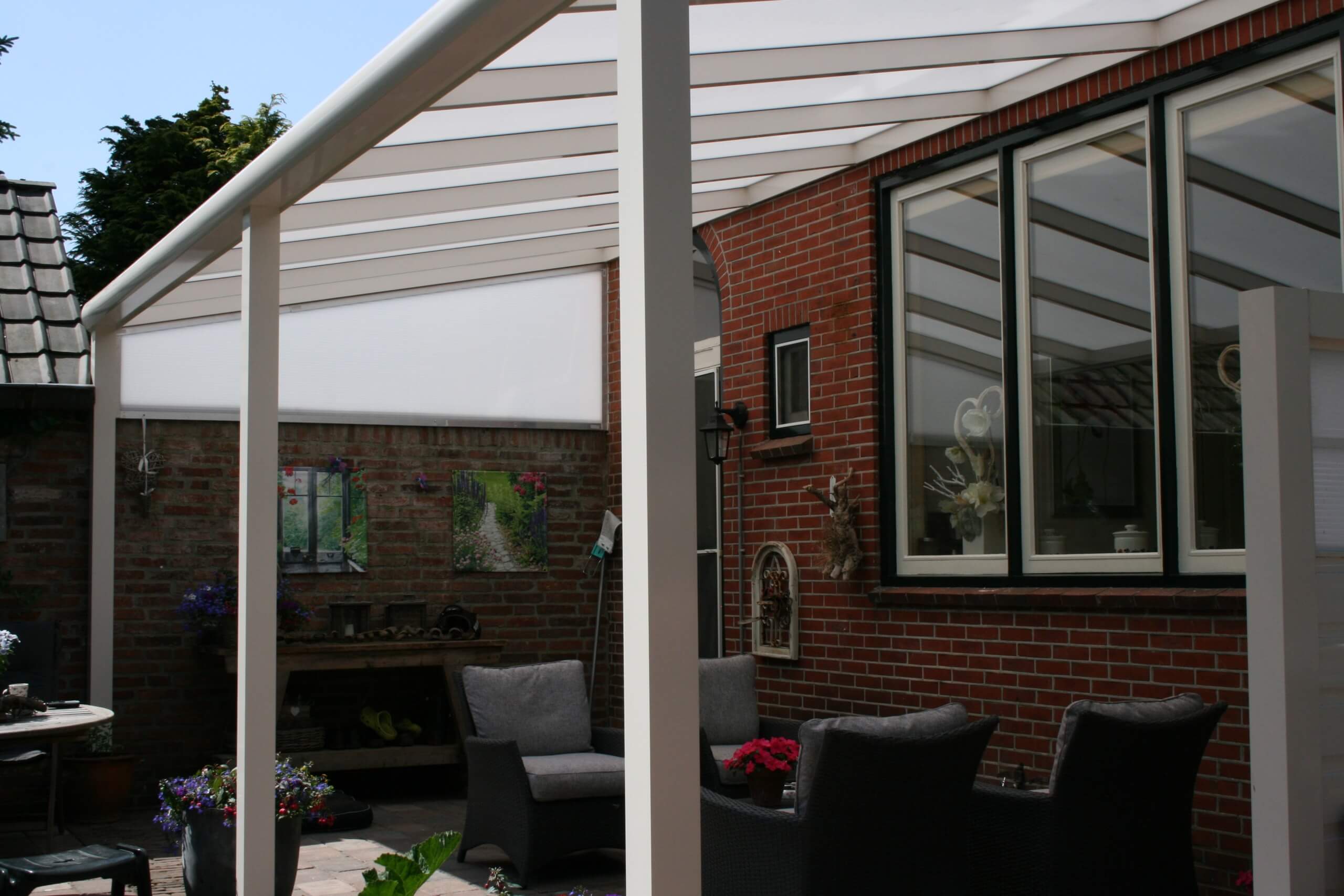 Aluminium-Terrassendach mit Eindeckung aus 16mm Stegdoppelplatten